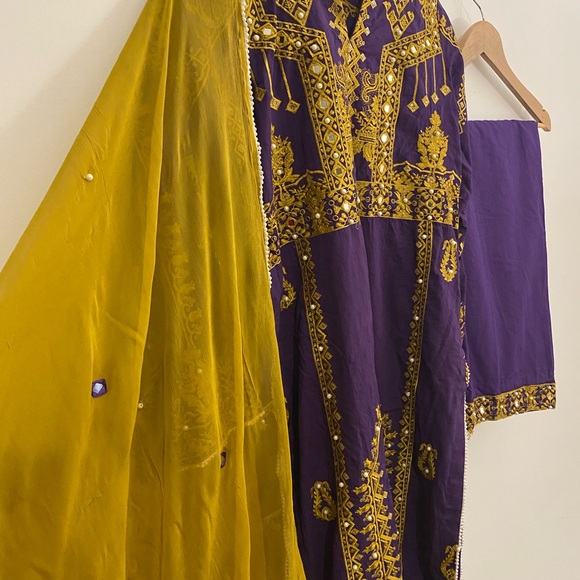 Pakistani/Indian designer 3 piece dress. Asim Jofa- medium- - Picture 5 of 6
